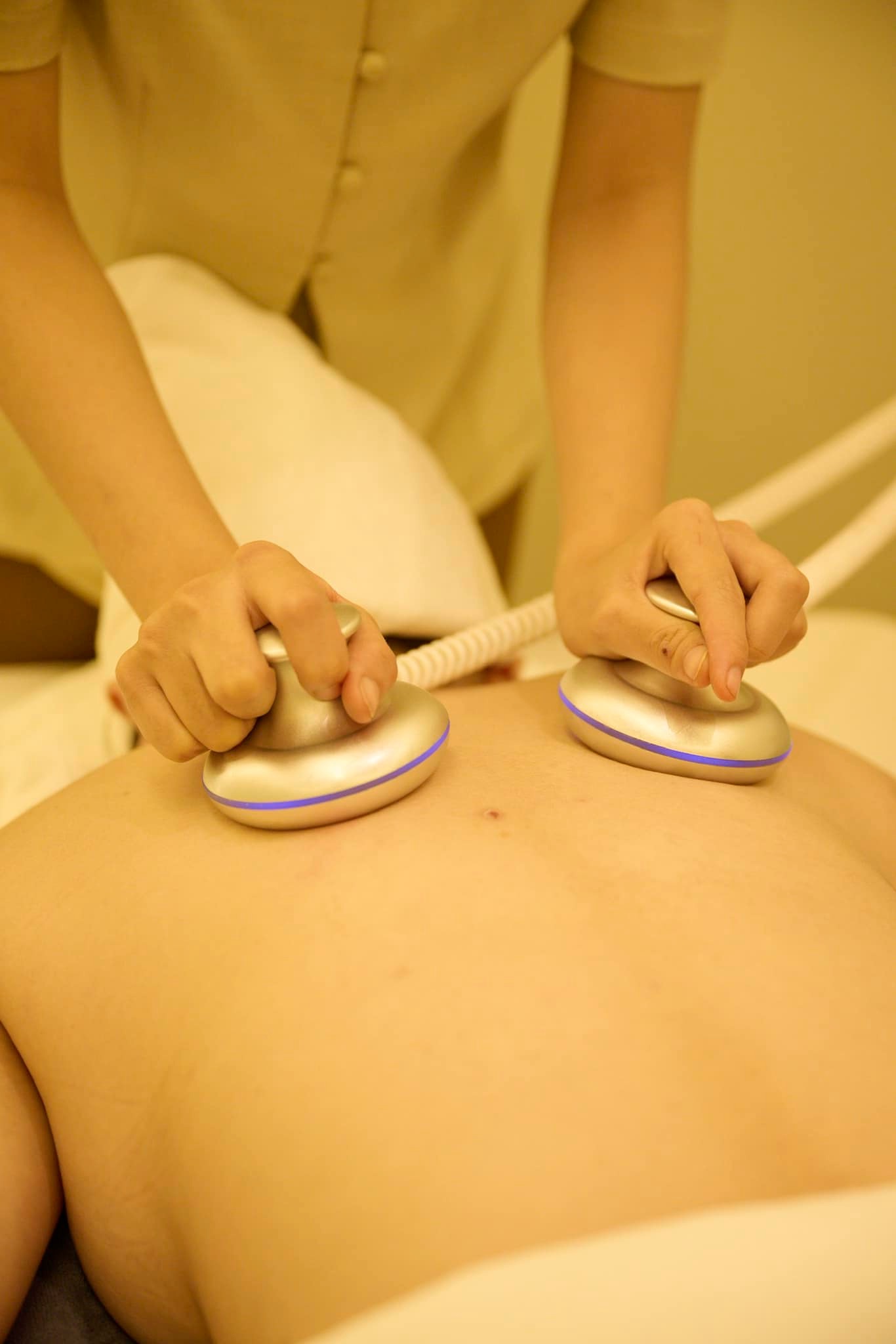 Massage body đả thông kinh lạc tại Shan Health có gì?
